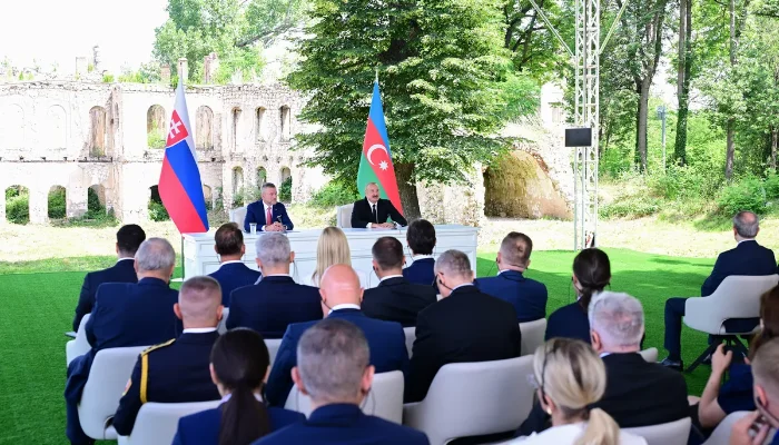 Azərbaycan və Slovakiya prezidentləri mətbuata bəyanatlarla çıxış ediblər - TAM MƏTN