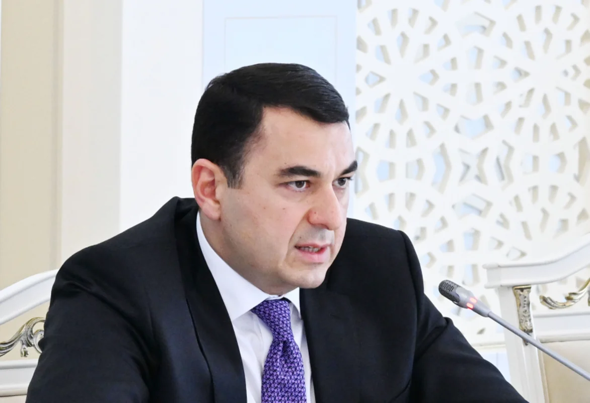 Adil Kərimli: "Aleksandr Şarovski ömrünün 50 ildən artığını Azərbaycan teatrına sərf edib"