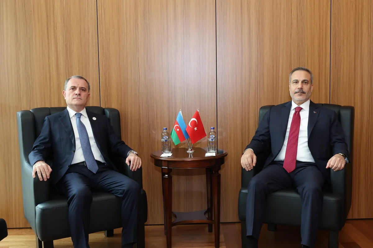 Ceyhun Bayramov Ankarada Hakan Fidanla görüşdü